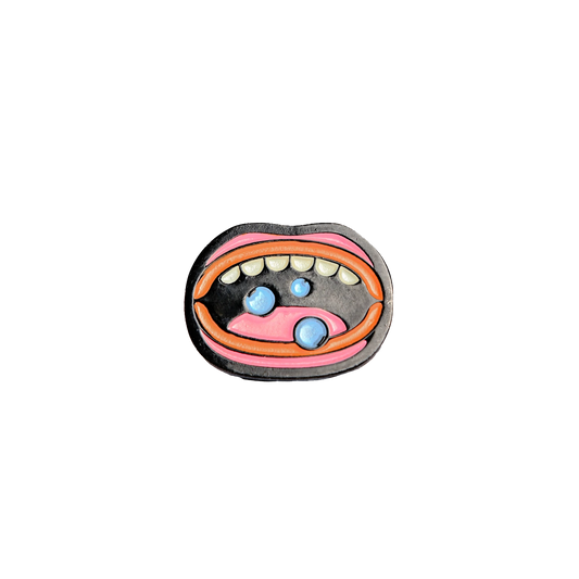 Microdosis Mouth Pin