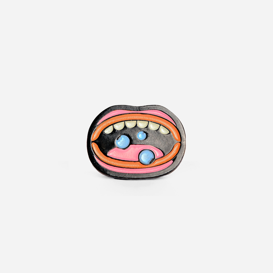 Microdosis Mouth Pin