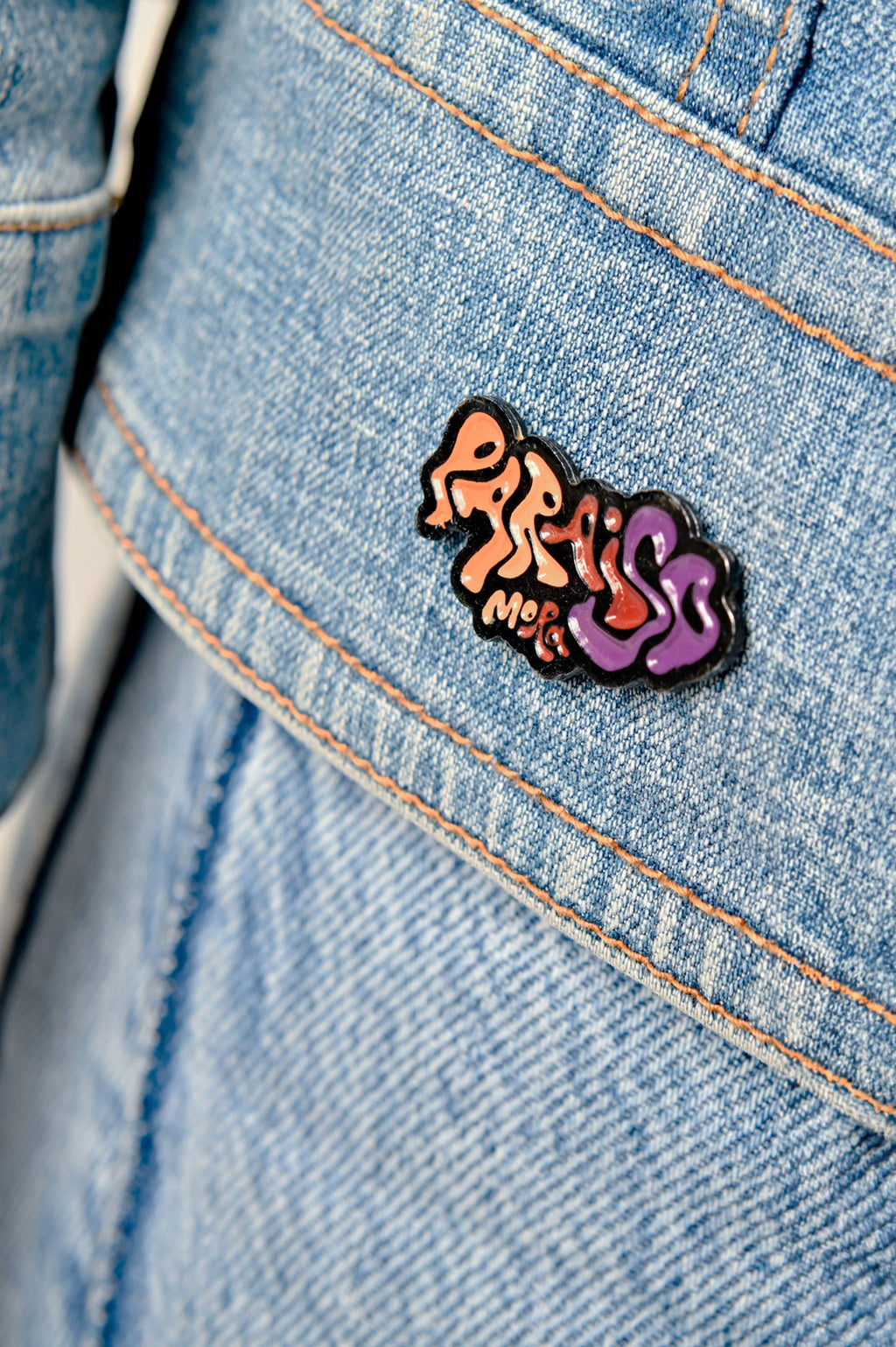 Paraiso Logo Pin