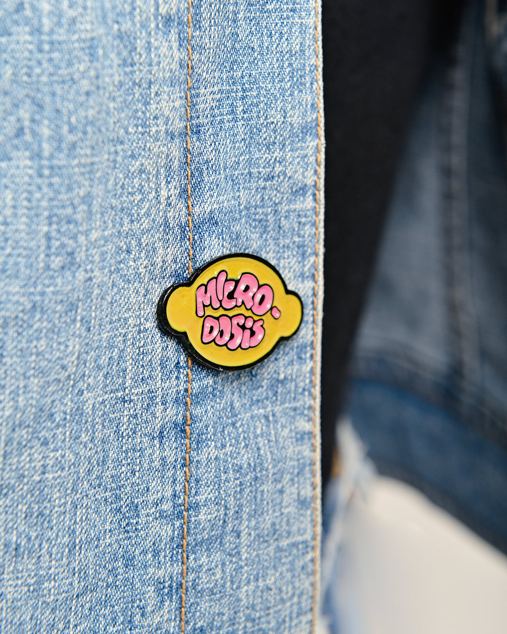 Microdosis Logo Pin